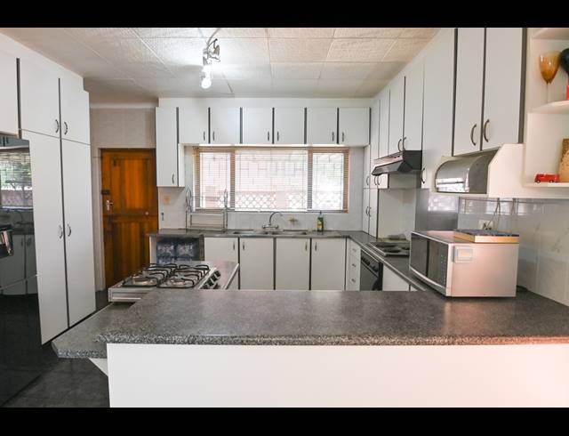 4 BEDROOM HOUSE FOR SALE IN RESERVOIR HILLS